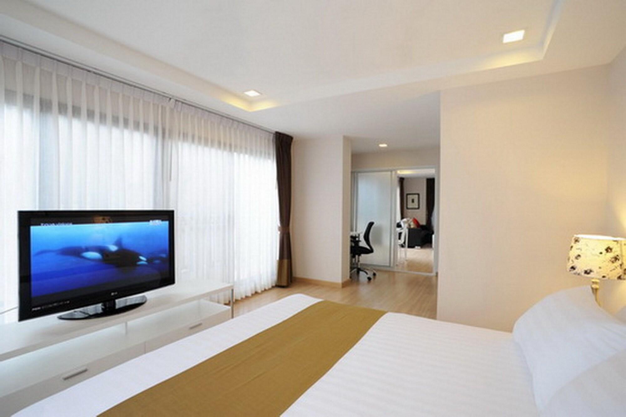 Baan K Residence Bangkok Bagian luar foto